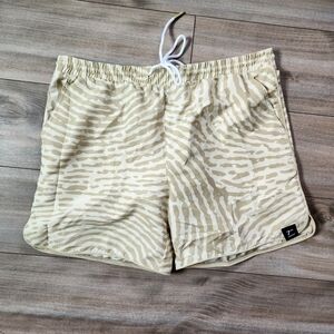 Mens Swim Shorts NWT L 36-38